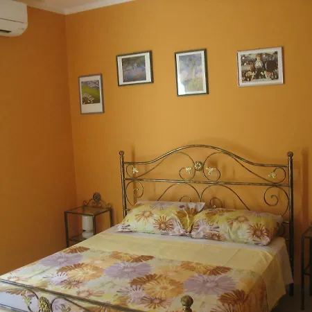 Casa Di Angelica - Un'oasi Di Pace A 300m Dal Mare 3*